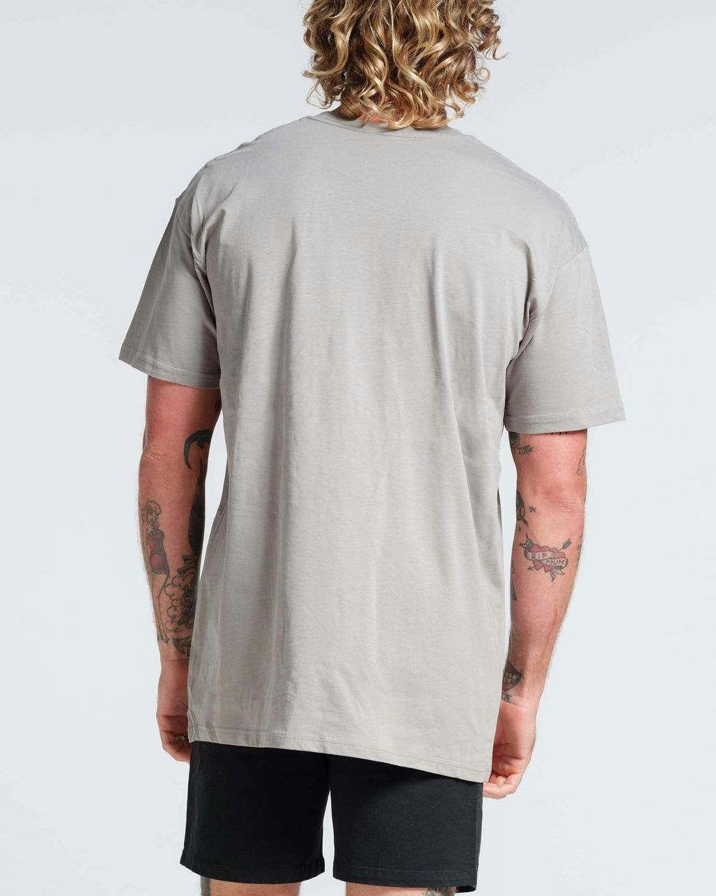 Vacant Tee