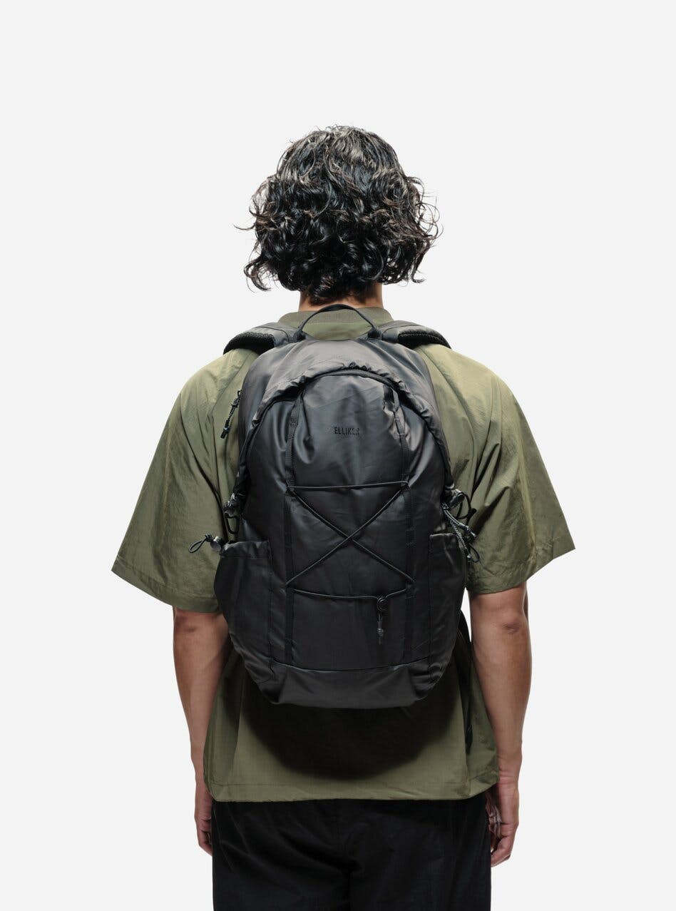 KILN HOODED ZIP TOP BACKPACK 22L