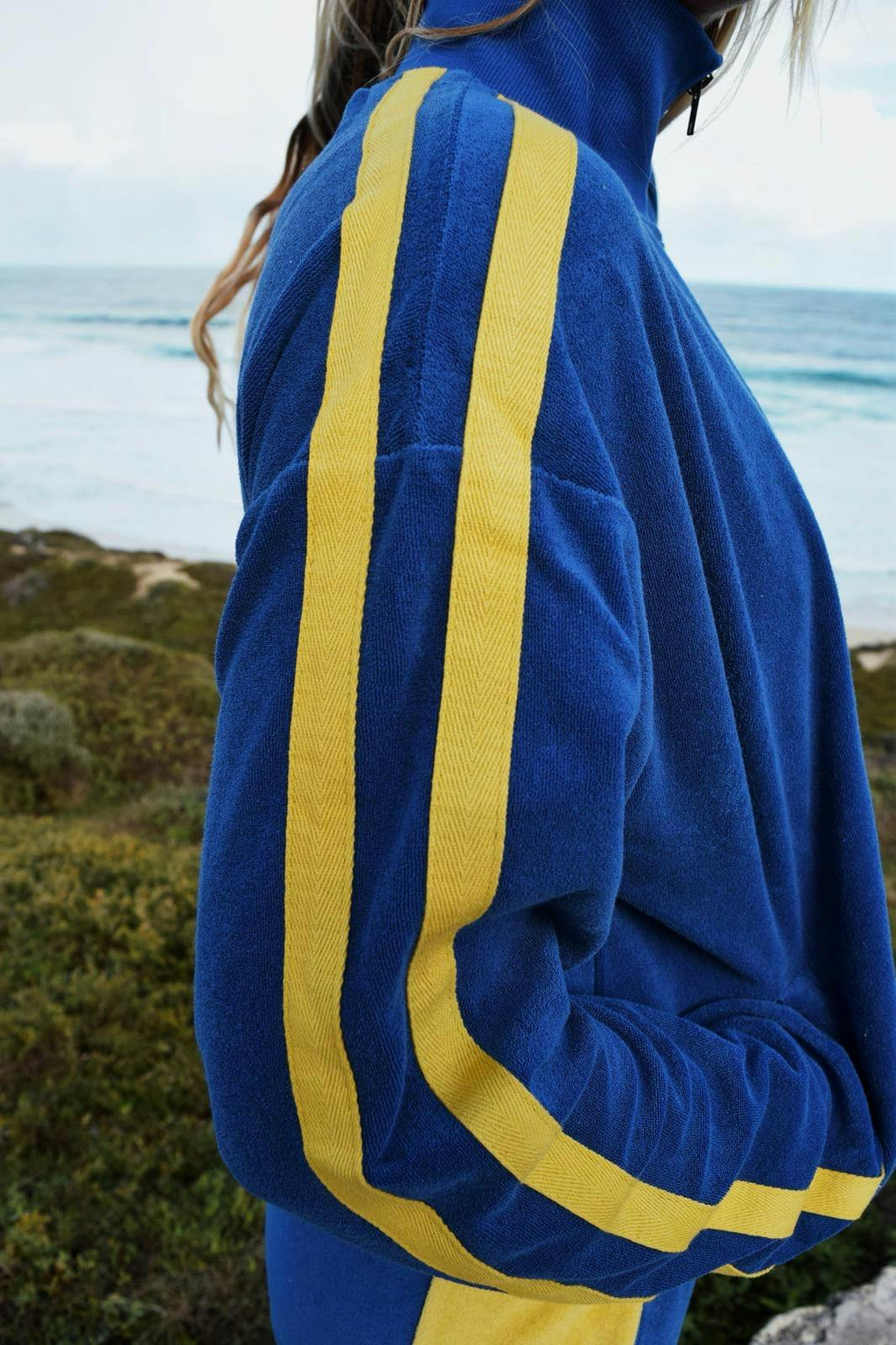 Après Surf Jacket in Blue & Yellow
