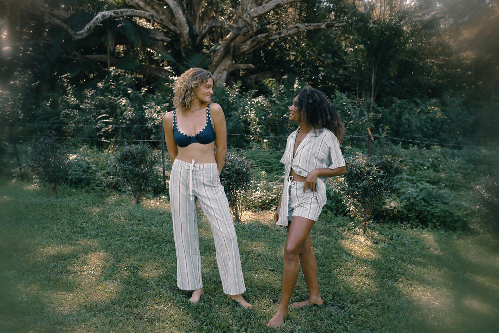 Lace up Short in Holiday Stripe
