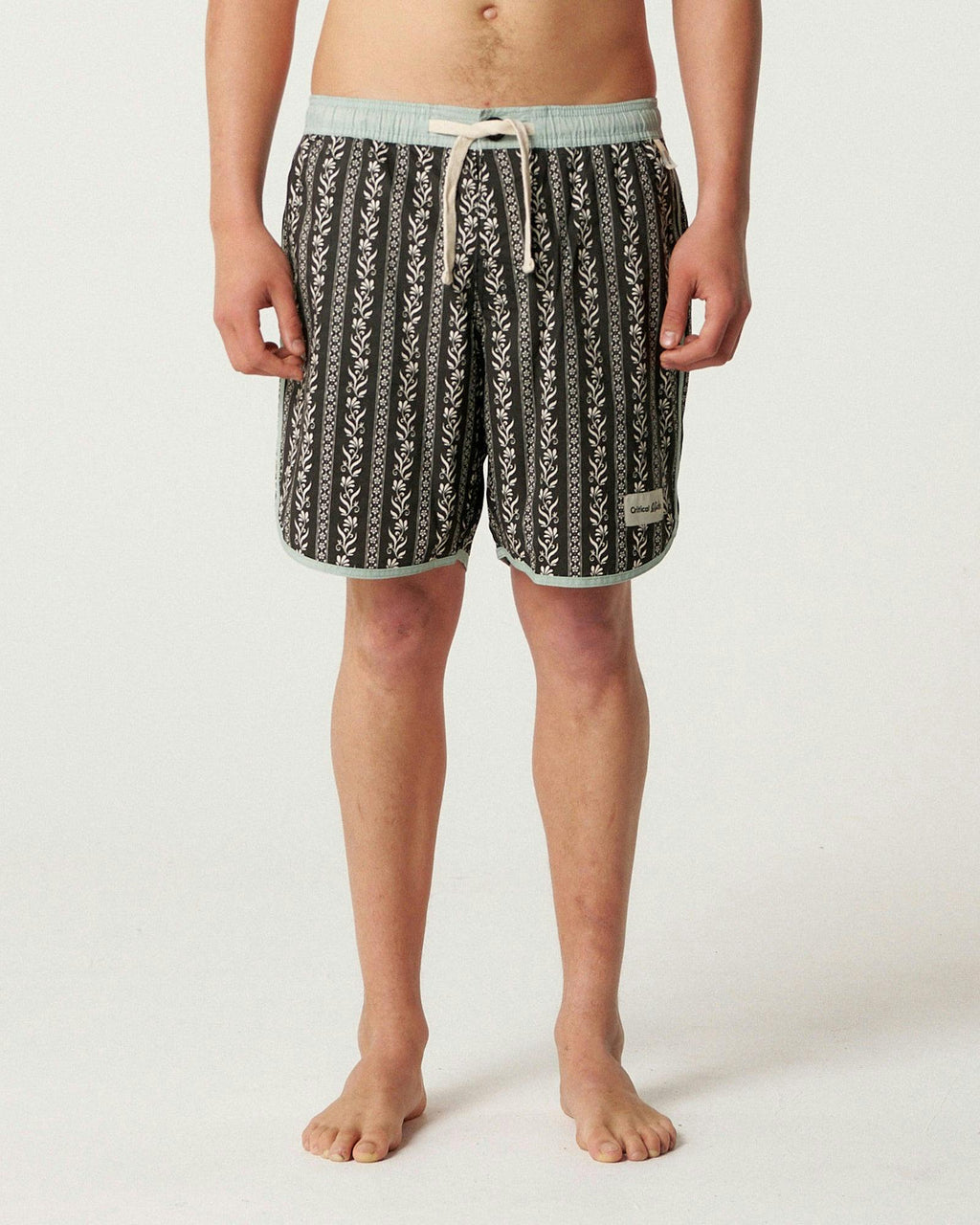 Holiday 17" Scallop Trunk - Phantom
