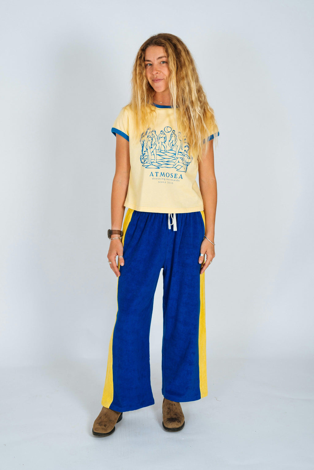 ‘Dressing mermaids’ By Filippa Edgehill - Artist Cap Sleeve Tee