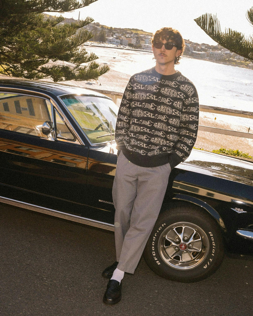 Madness Crew Knit - Black
