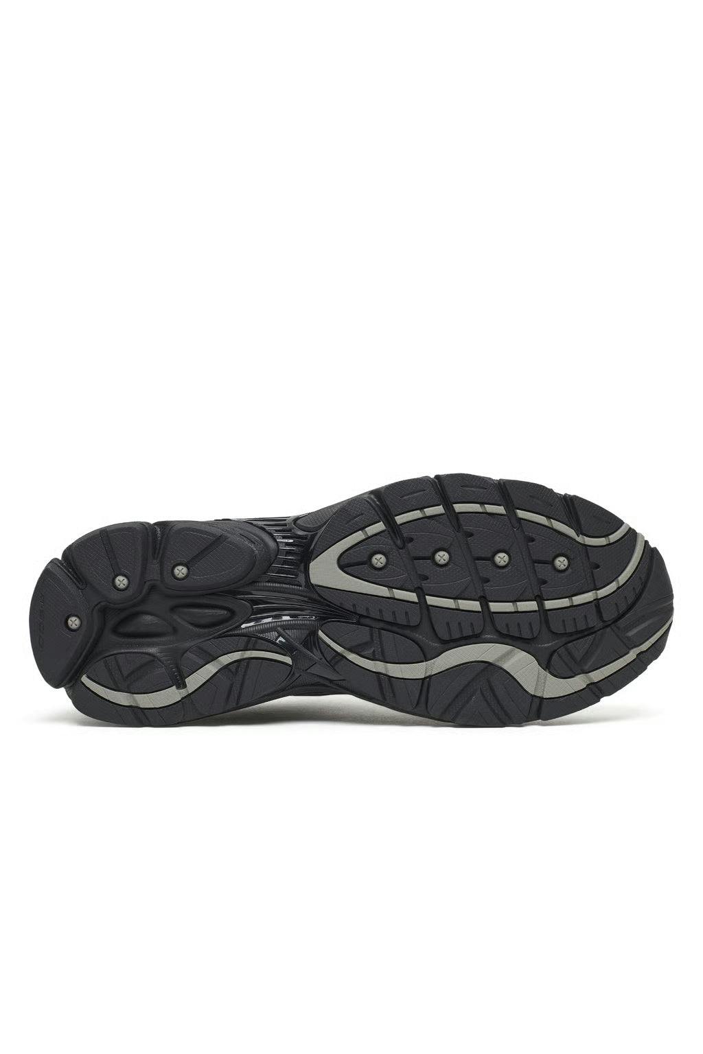 Saucony ProGrid Omni 9 GTX in Black/Silver
