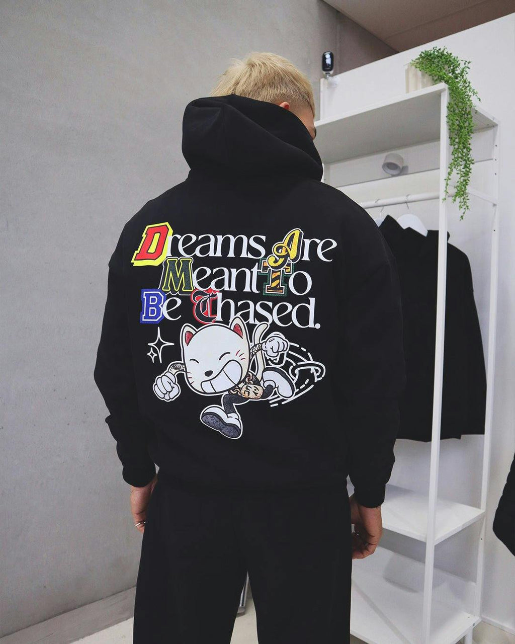 "Dreams Are Meant To Be Chased" Hoodie // BLACK