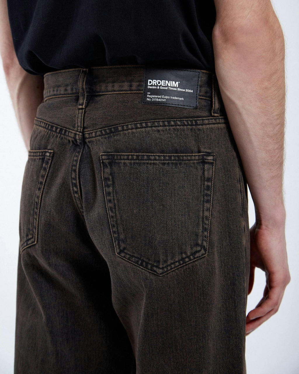 Omar Relaxed Jeans - Jet Brown