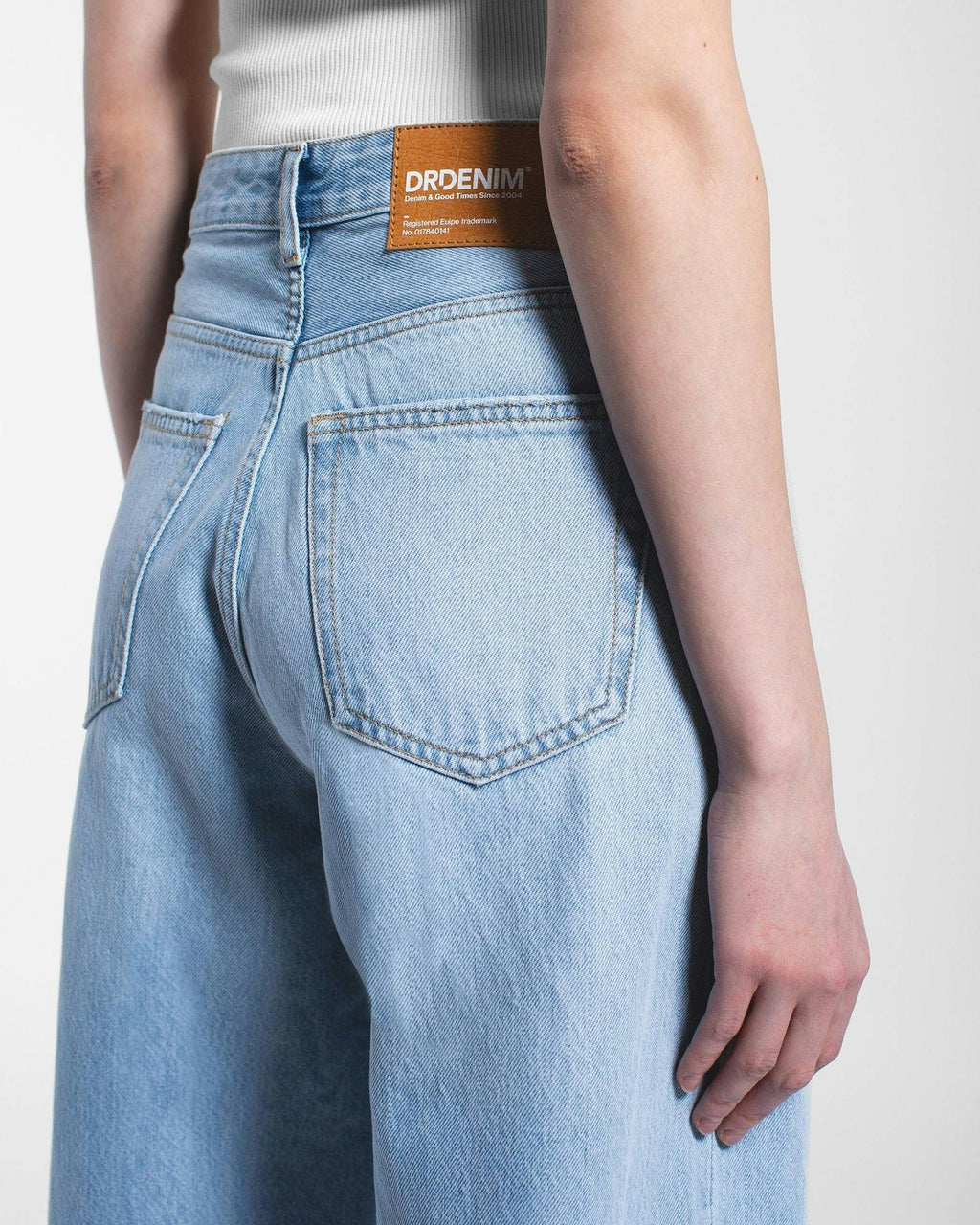 Donna High Relaxed Jeans - Stream Light Used