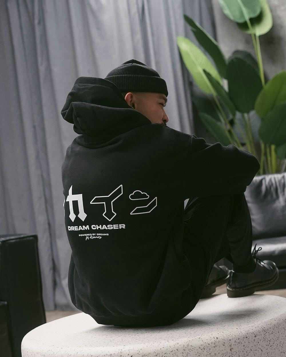 "Dream Chaser" Hoodie // BLACK