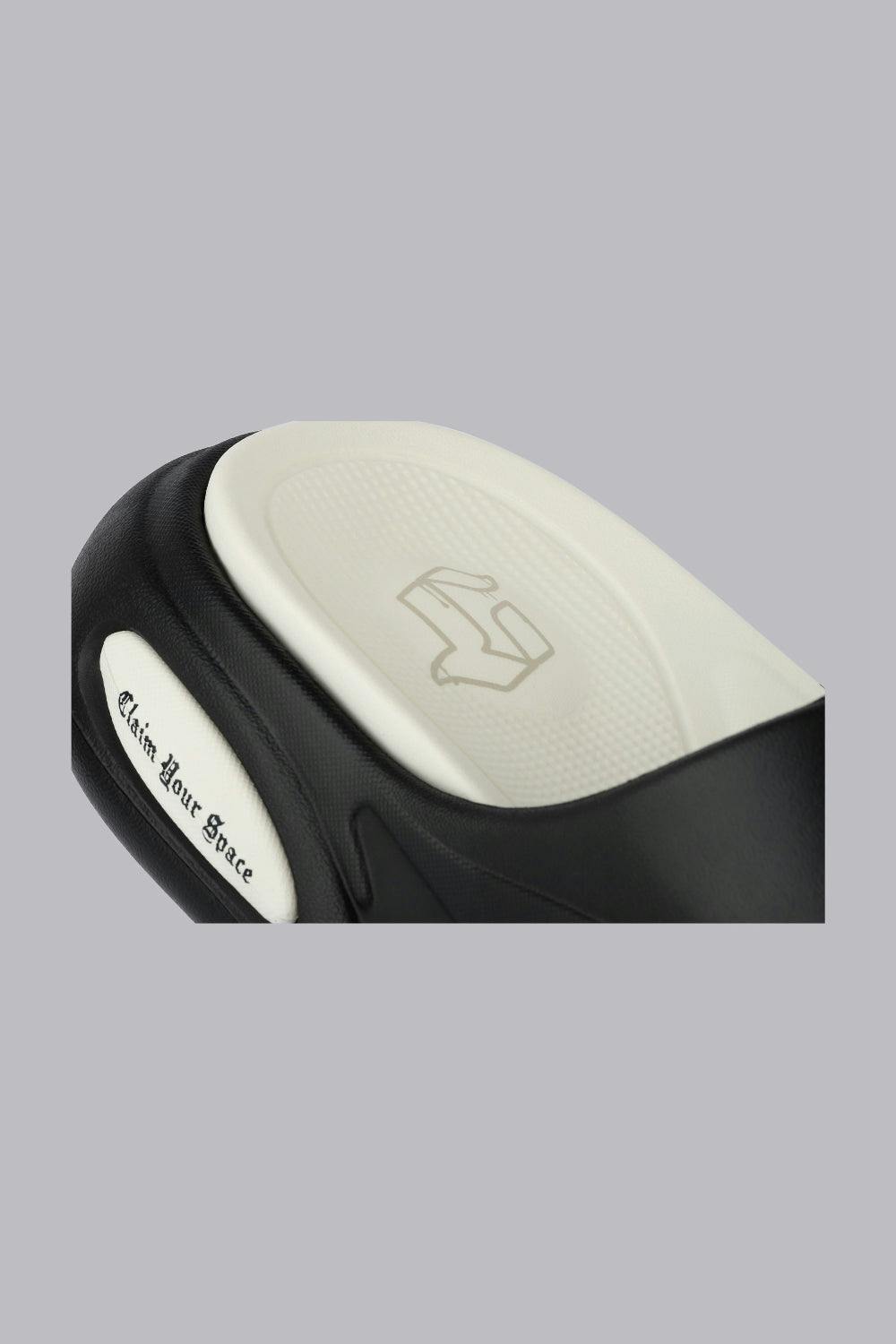 Clubman "Cloud Black" Slide