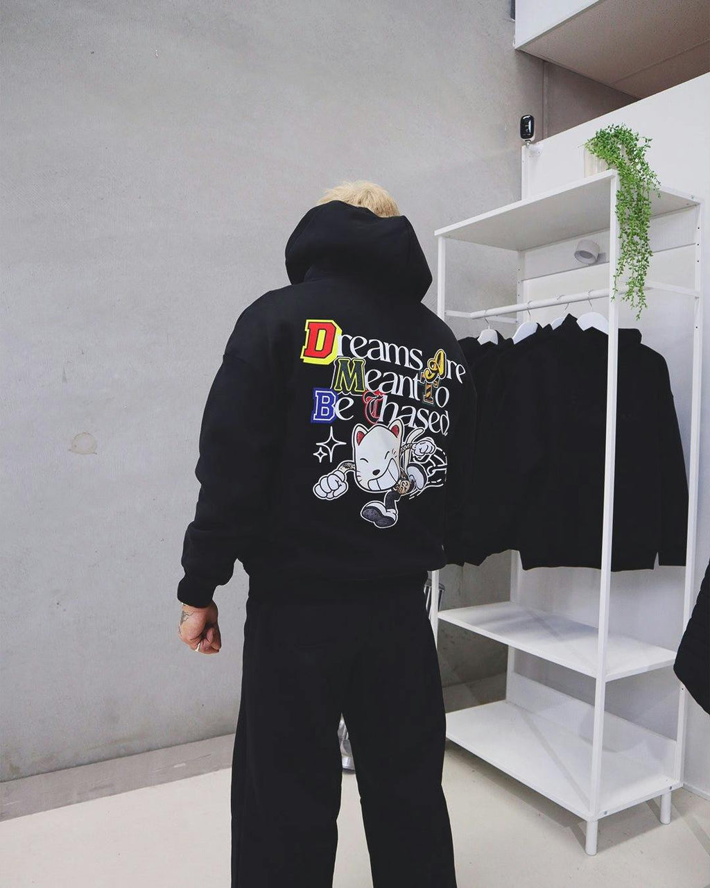 "Dreams Are Meant To Be Chased" Hoodie // BLACK