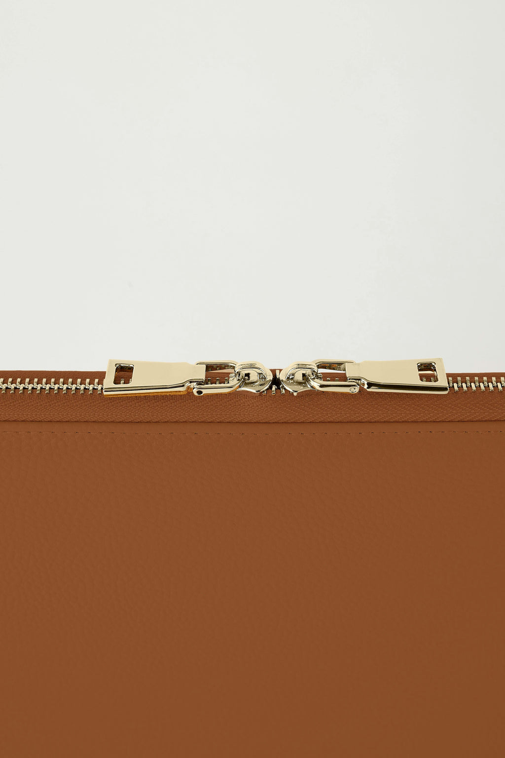 16" Padded Leather Laptop Case | Tan Gold