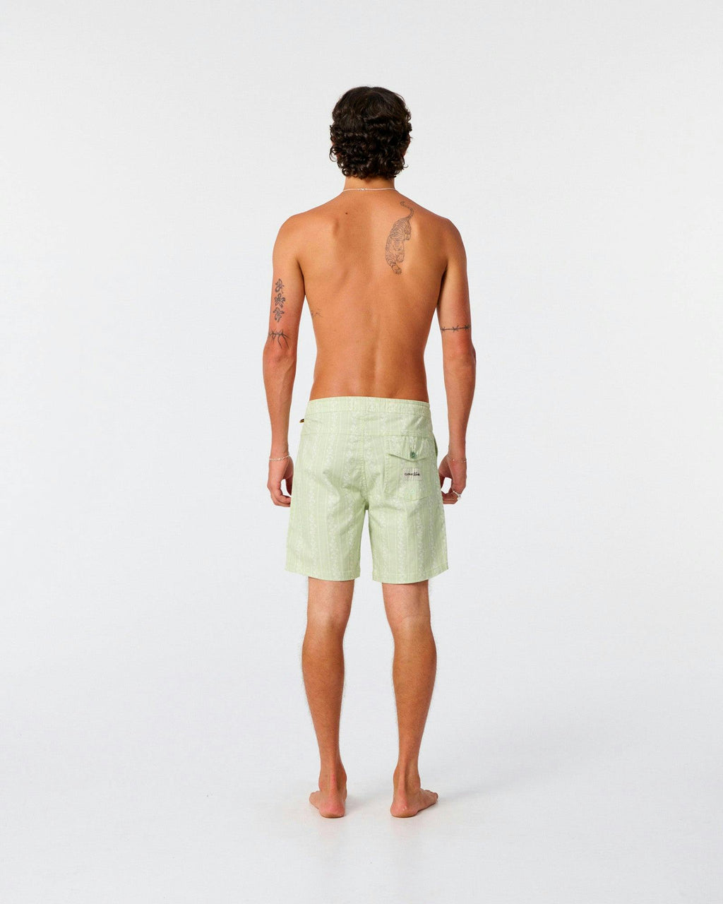 Peace Floral 16" Trunk - Seagrass