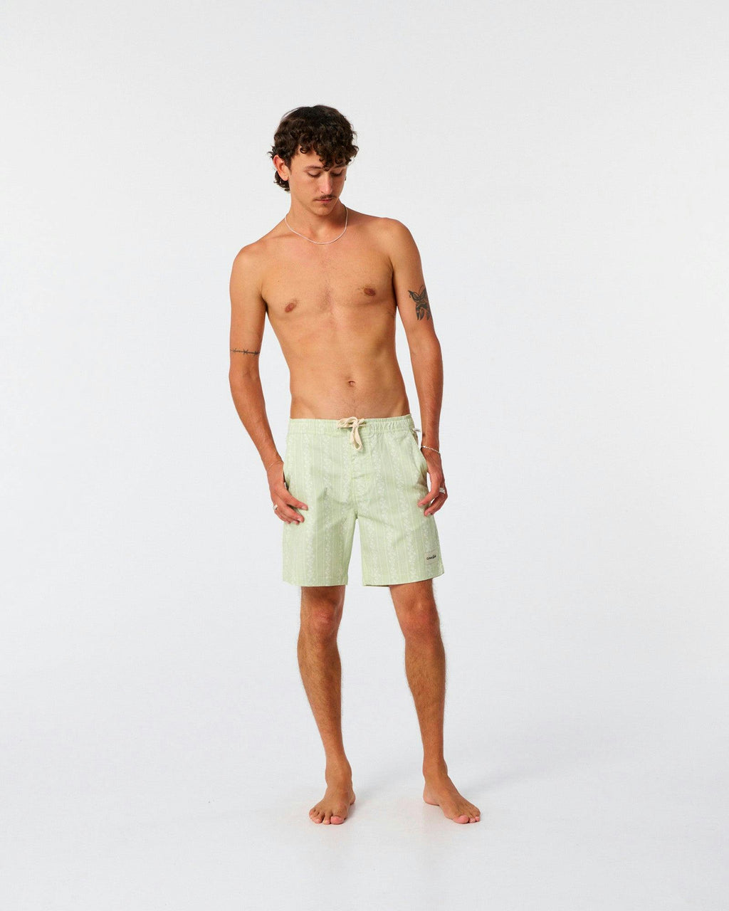 Peace Floral 16" Trunk - Seagrass