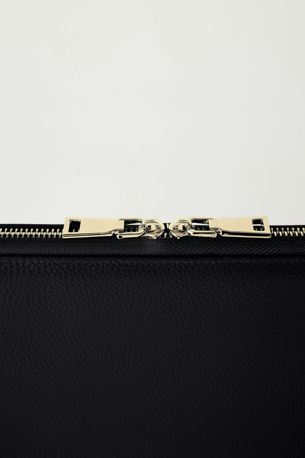 14" Padded Leather Laptop Case | Black Gold