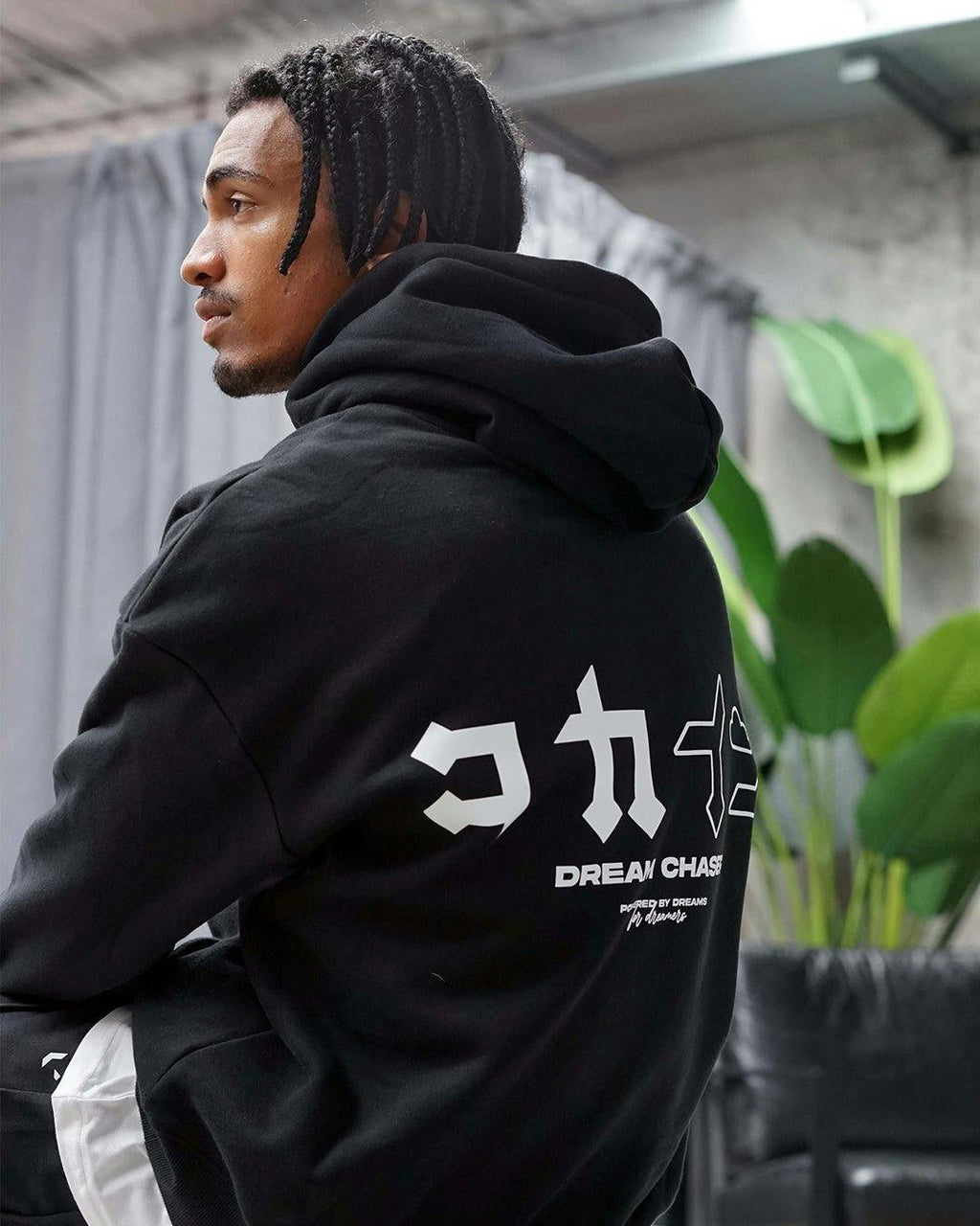 "Dream Chaser" Hoodie // BLACK