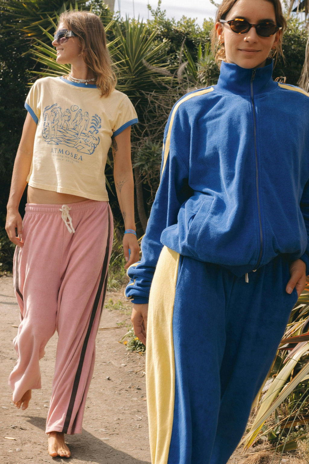 ‘Dressing mermaids’ By Filippa Edgehill - Artist Cap Sleeve Tee