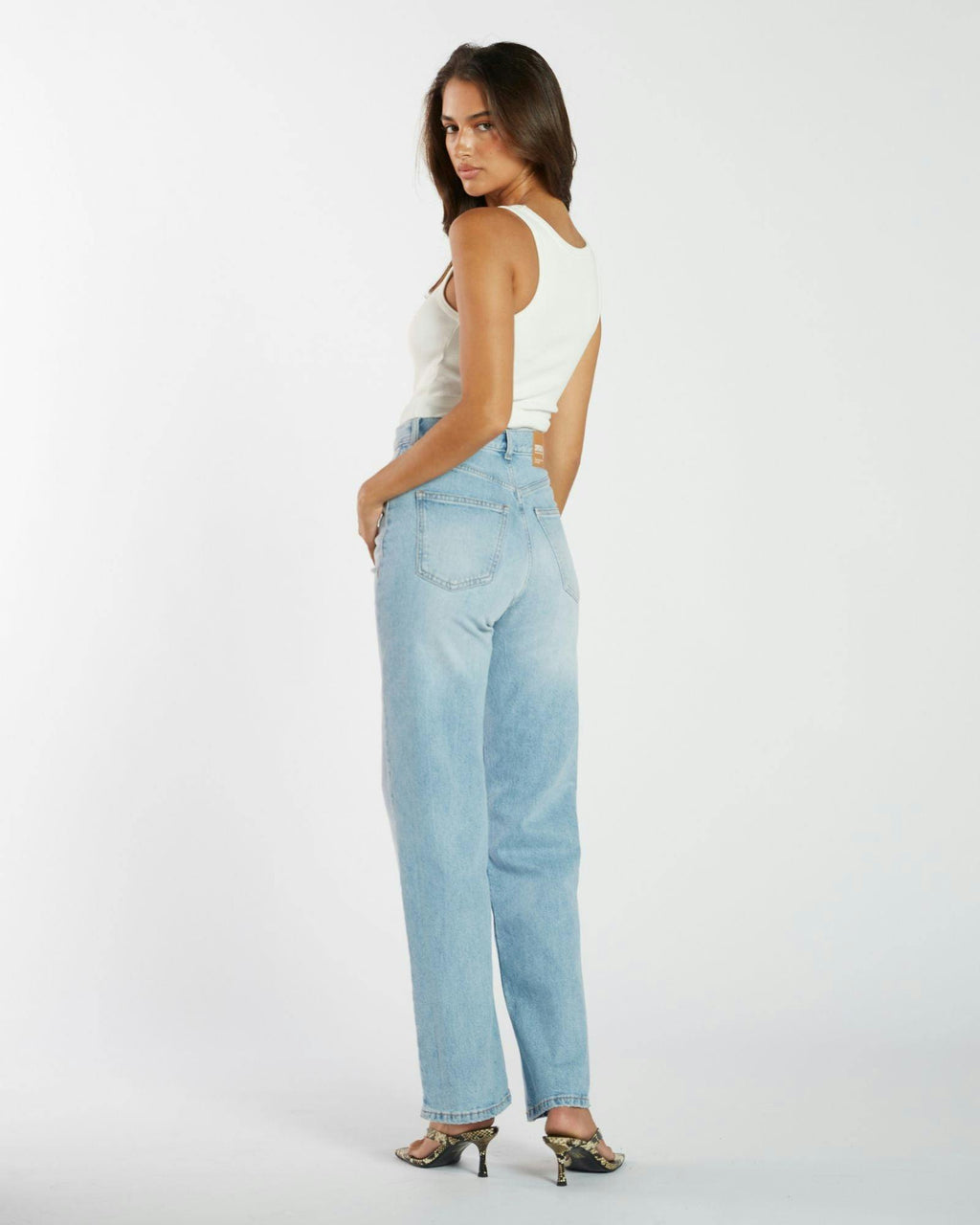 Echo High Straight Jeans PETITE - Bay Light Fade