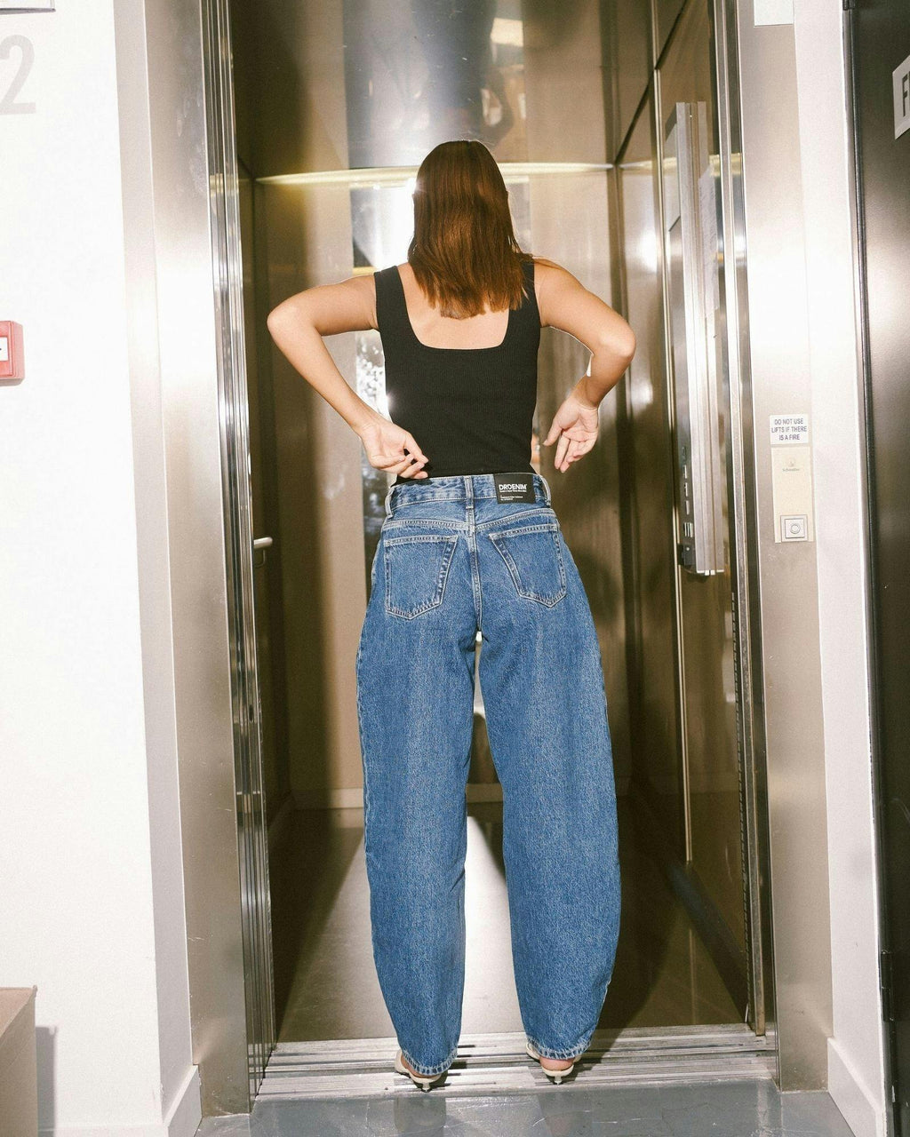 Nanci Barrel Jeans - Stream Mid Retro