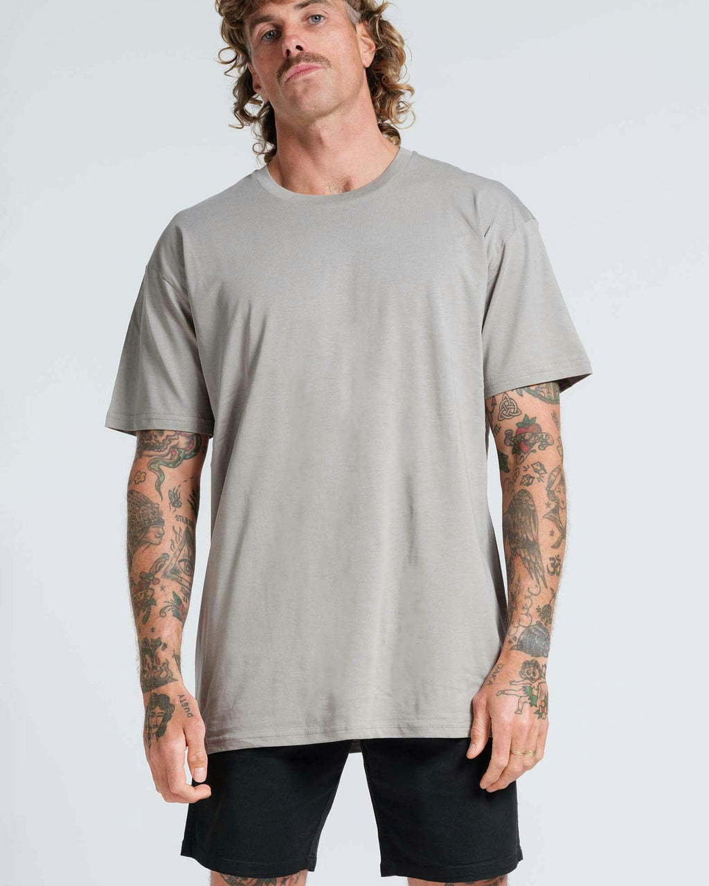 Vacant Tee