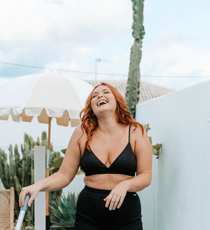 RIBBED BRALETTE - BLACK