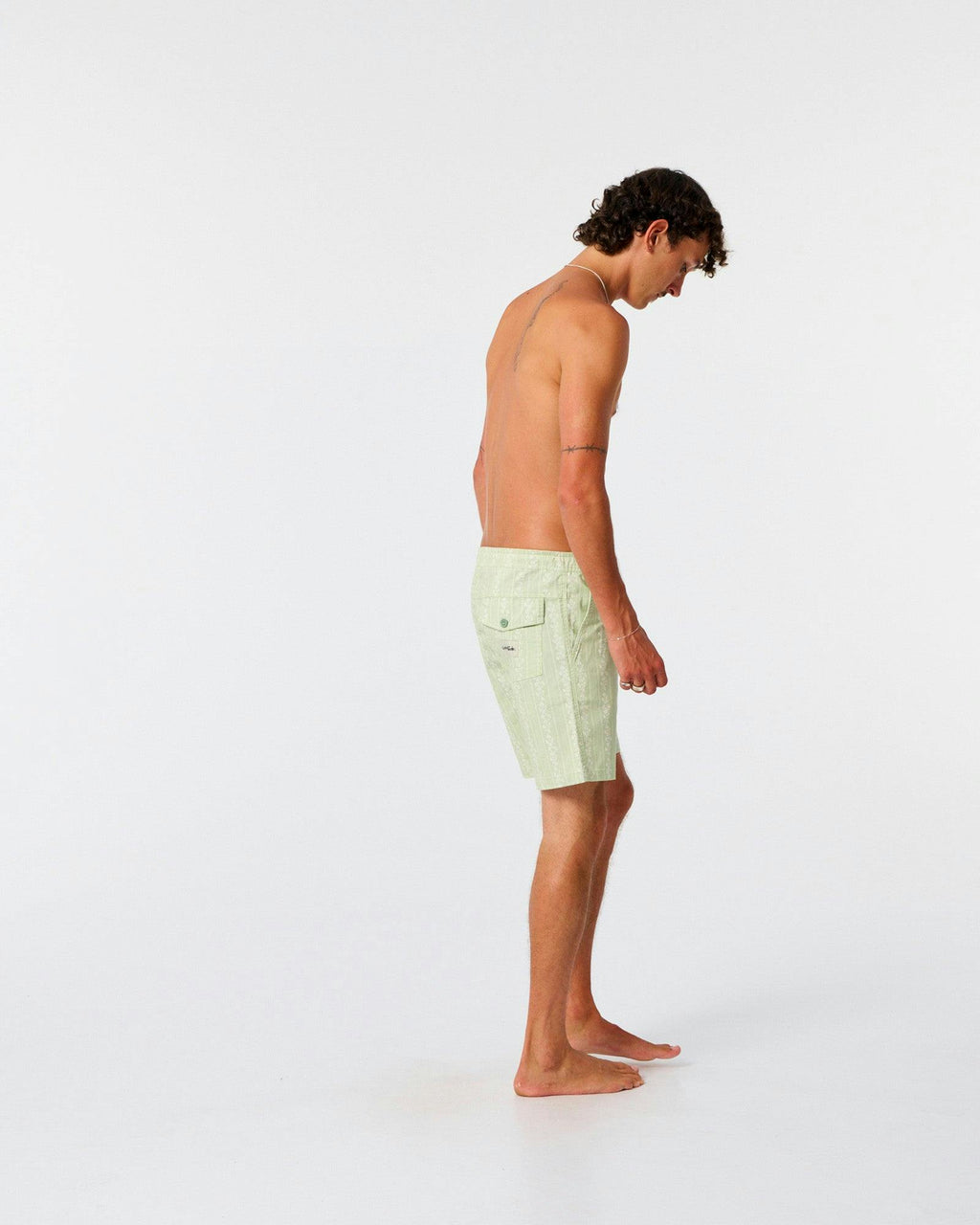 Peace Floral 16" Trunk - Seagrass