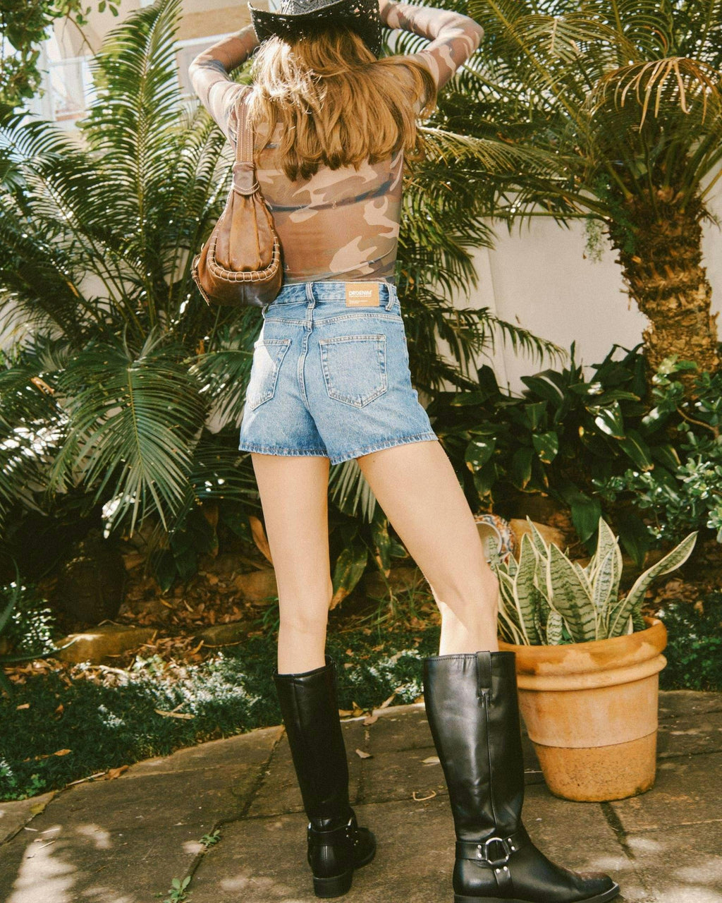 Nora Shorts - Stream Mid Used