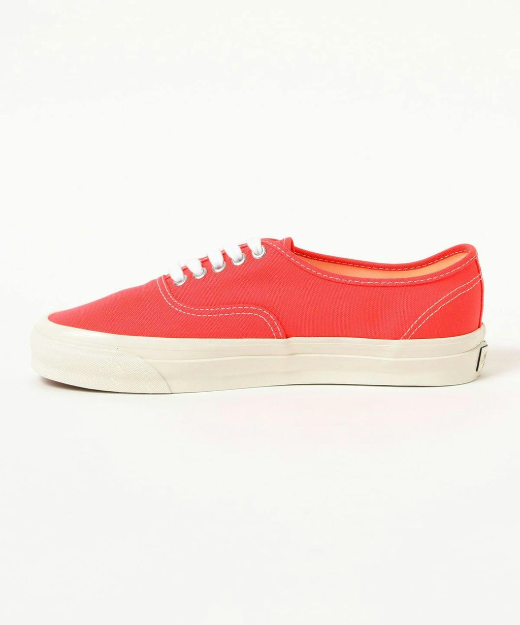 Vans Premium LX Authentic 44 in Diva Pink
