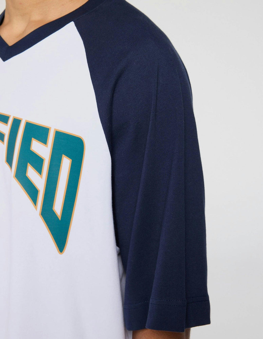 Raglan T-Shirt
