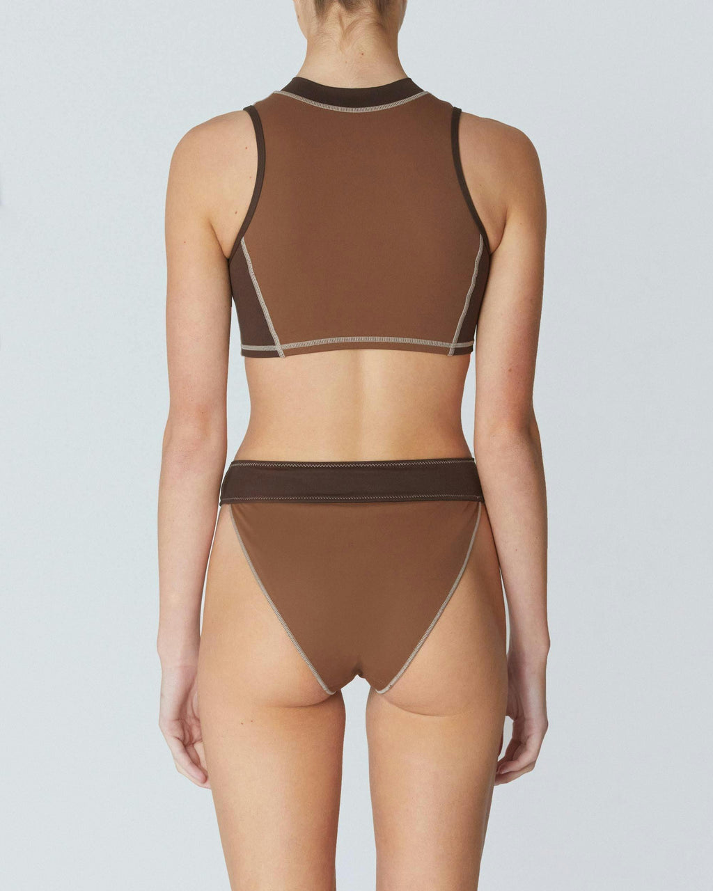 THE CONTOUR ZIP CROP TOP - TORTOISE